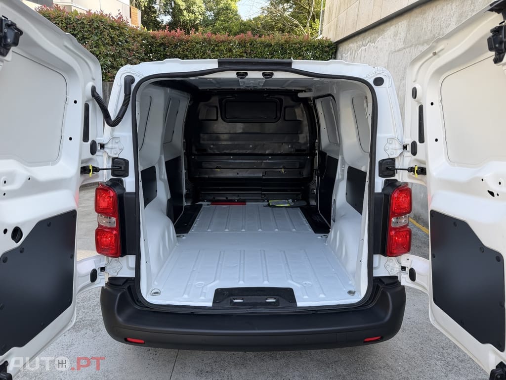 Peugeot Expert 1.5 BlueHDi L2H1 Premium Standard