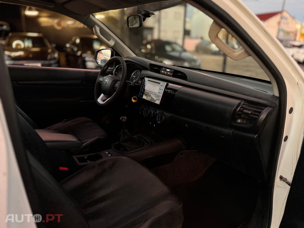 Toyota Hilux 2.4 D-4D 4WD CS CM