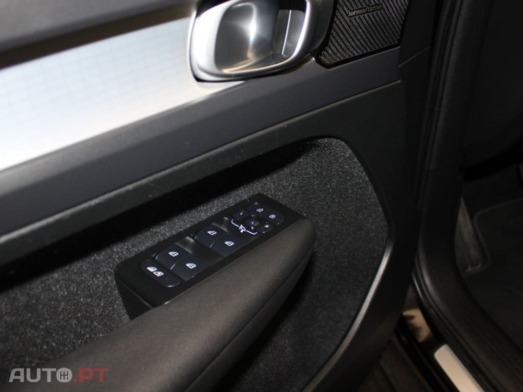 Volvo XC40 1.5 T2 MOMENTUM