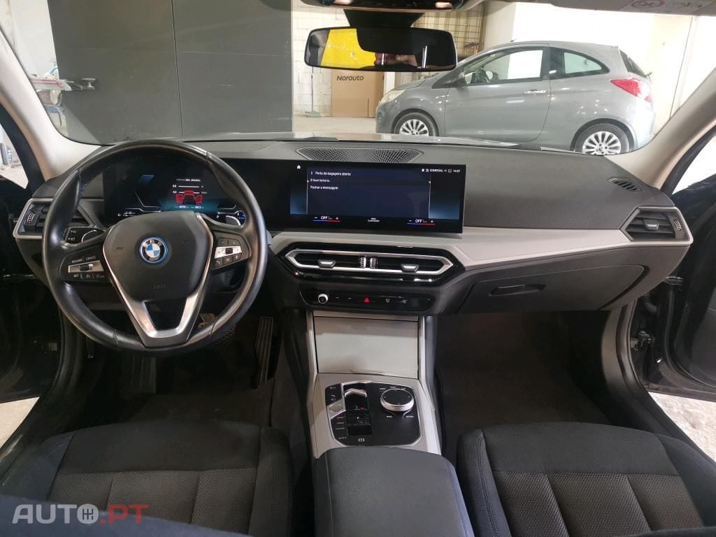BMW 320 e Auto