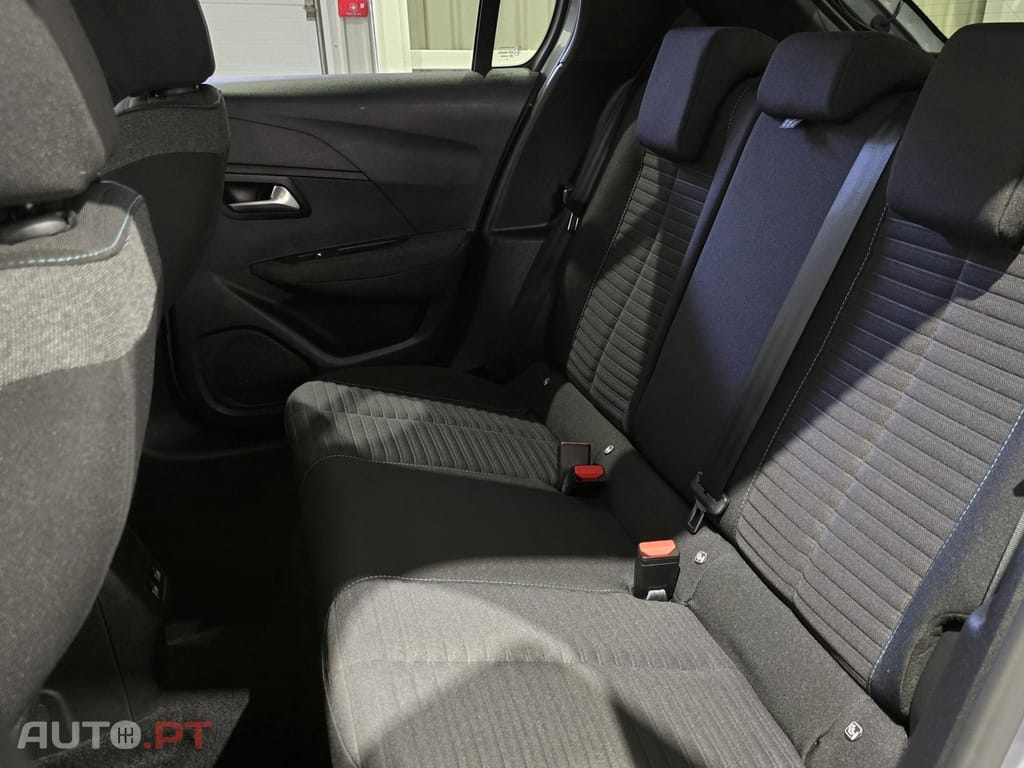 Peugeot E-208 50 kWh Style