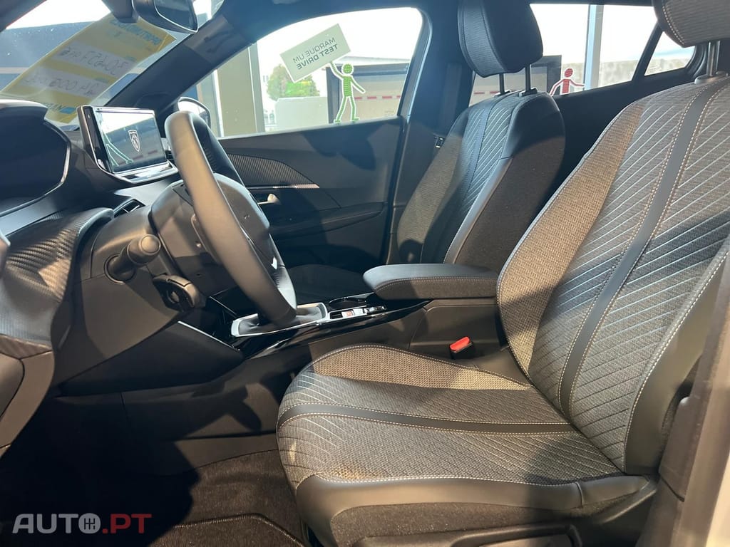 Peugeot 2008 1.2 PureTech Allure