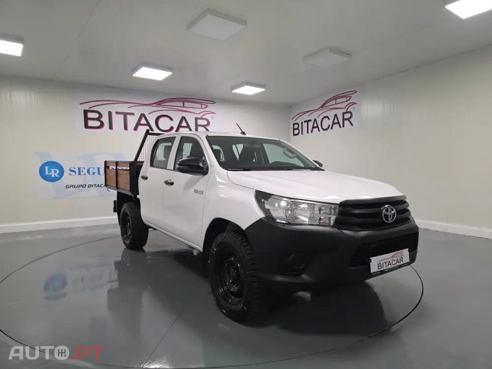 Toyota Hilux 2.4 D-4D 4WD CD CH