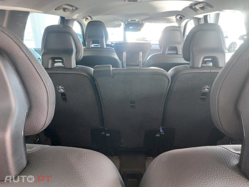 Volvo XC90 2.0 T8 PHEV Momentum Plus AWD