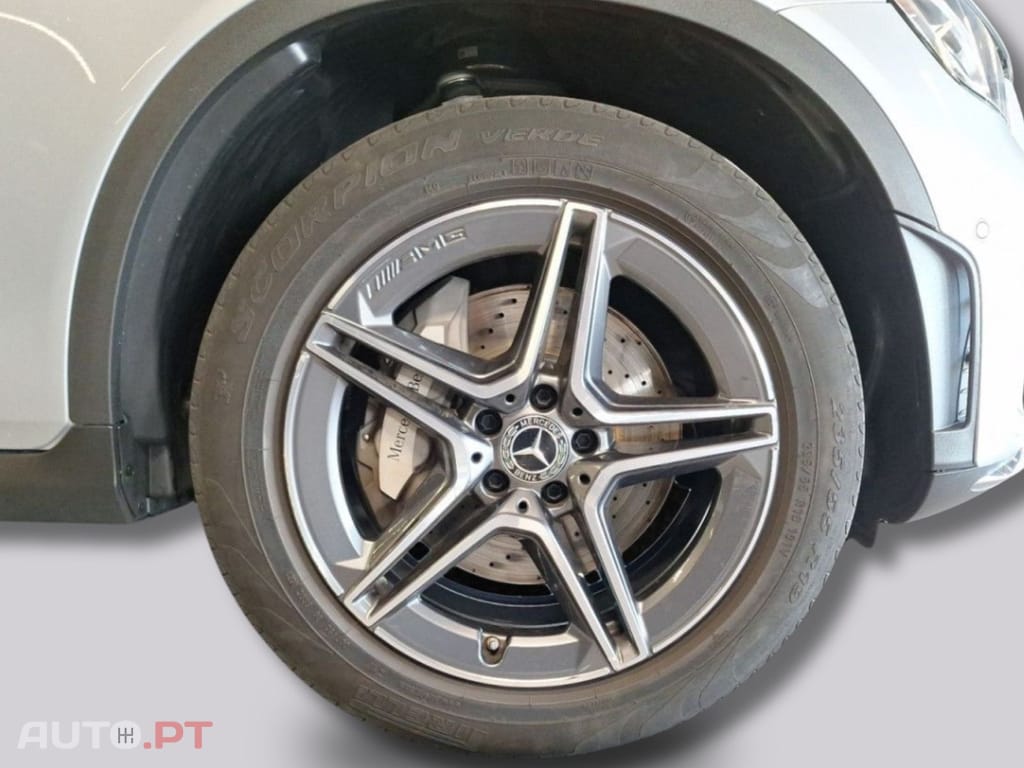 Mercedes-Benz GLC 300 I.V.A DEDUTÍVEL de 4M AMG