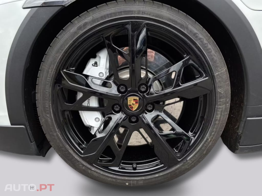 Porsche Taycan I.V.A DEDUTIVEL Turbo