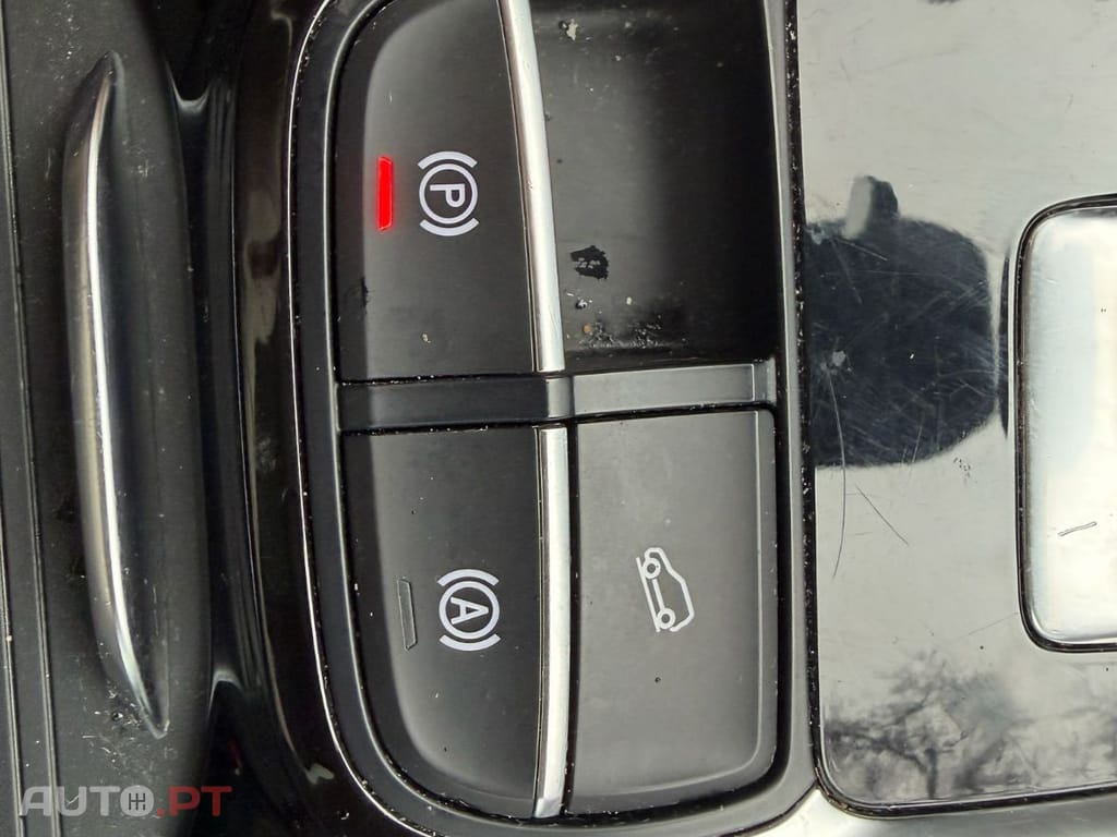 MG EHS PHEV Hybrid Luxury
