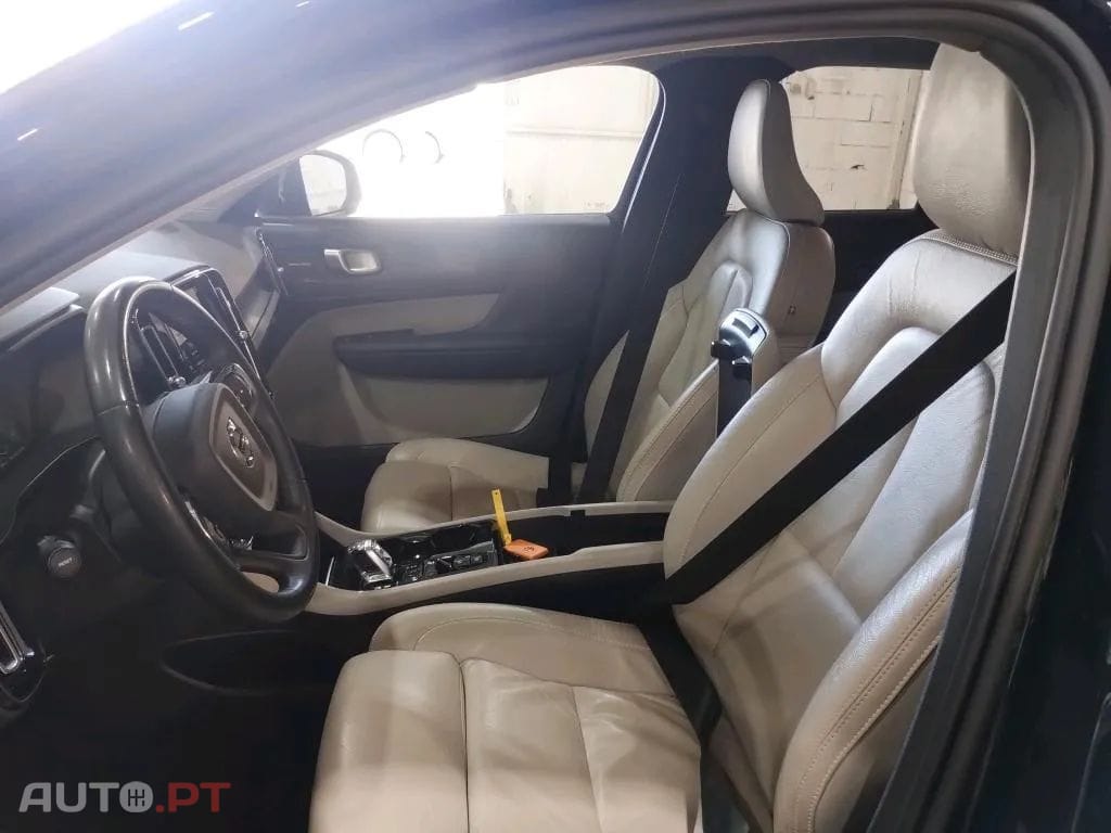 Volvo XC40 1.5 T5 PHEV Plus Dark