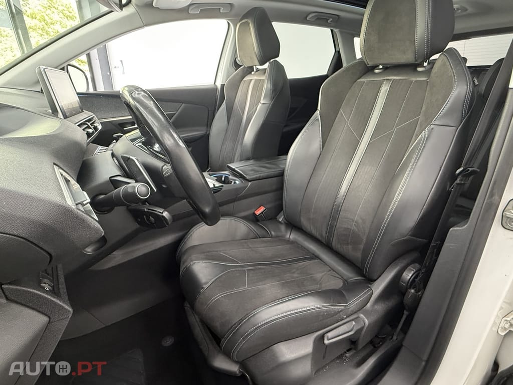 Peugeot 3008 1.2 PureTech Allure Grip Control EAT6