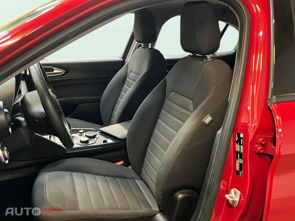 Alfa Romeo Giulia 2.2 D AT8