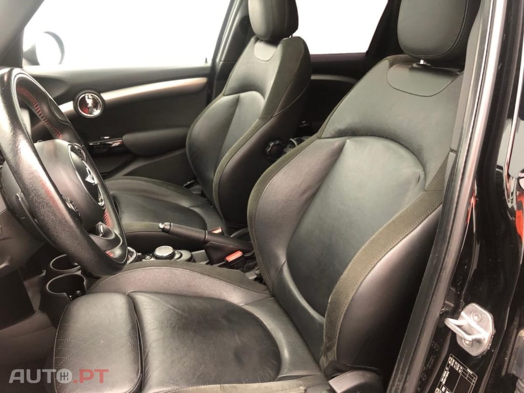 MINI Cooper S Finition Red Hot Chili