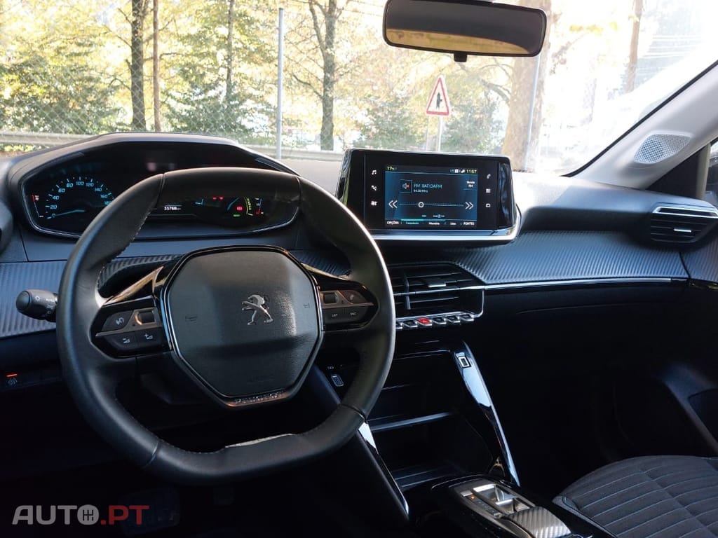 Peugeot E-208 50 kWh Style