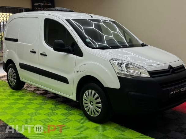 Citroën Berlingo Full Electric L1 Club 3L — fotografia 3