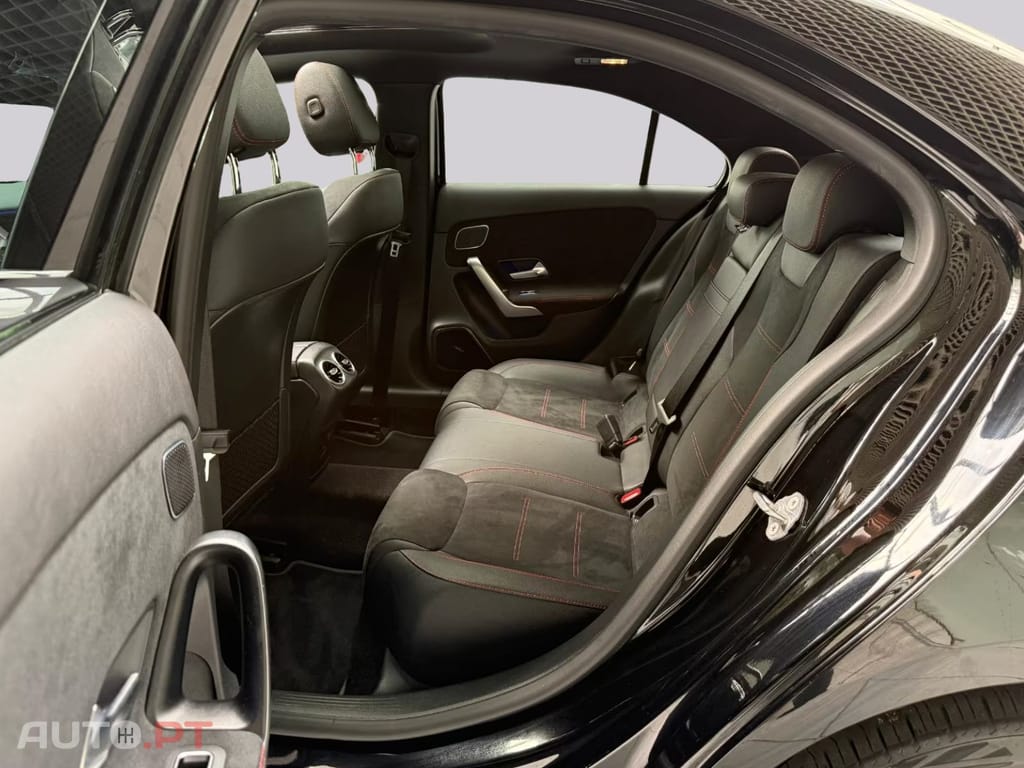 Mercedes-Benz A 250 I.V.A DEDUTIVEL e AMG