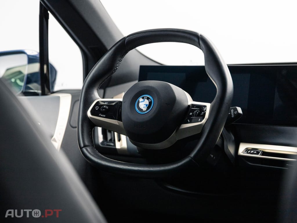 BMW iX xDrive 40