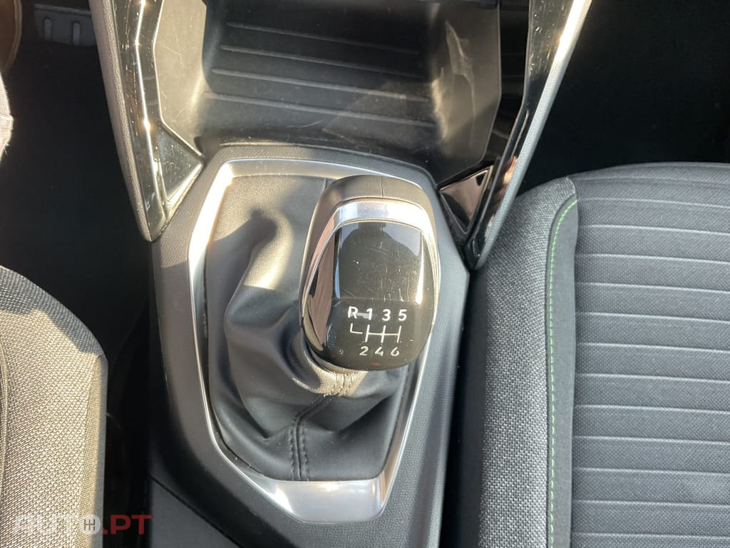 Peugeot 2008 1.2 PureTech Active Pack