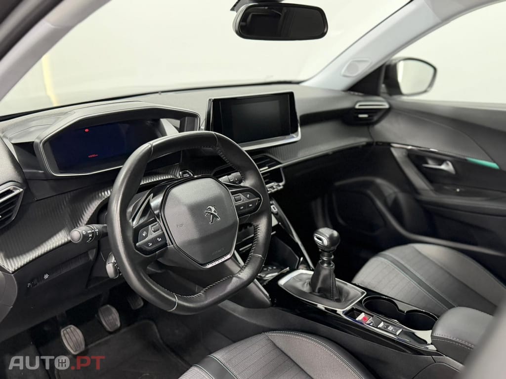 Peugeot 2008 1.5 BlueHDi Allure Pack