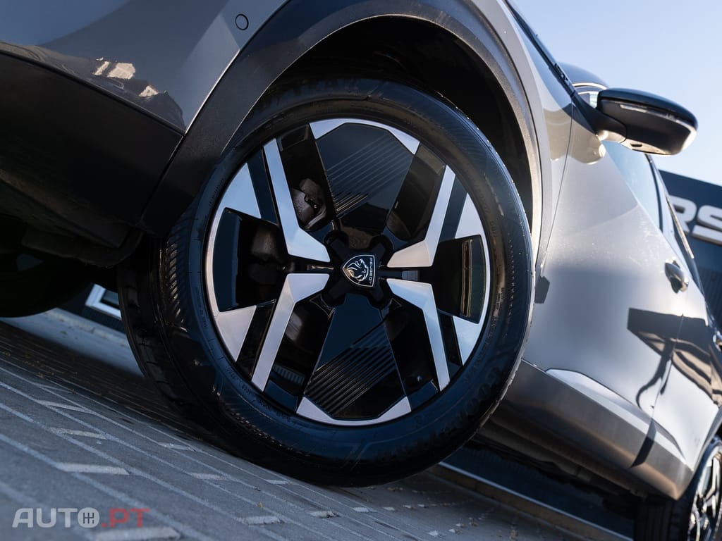 Peugeot 2008 1.2 PureTech GT EAT8