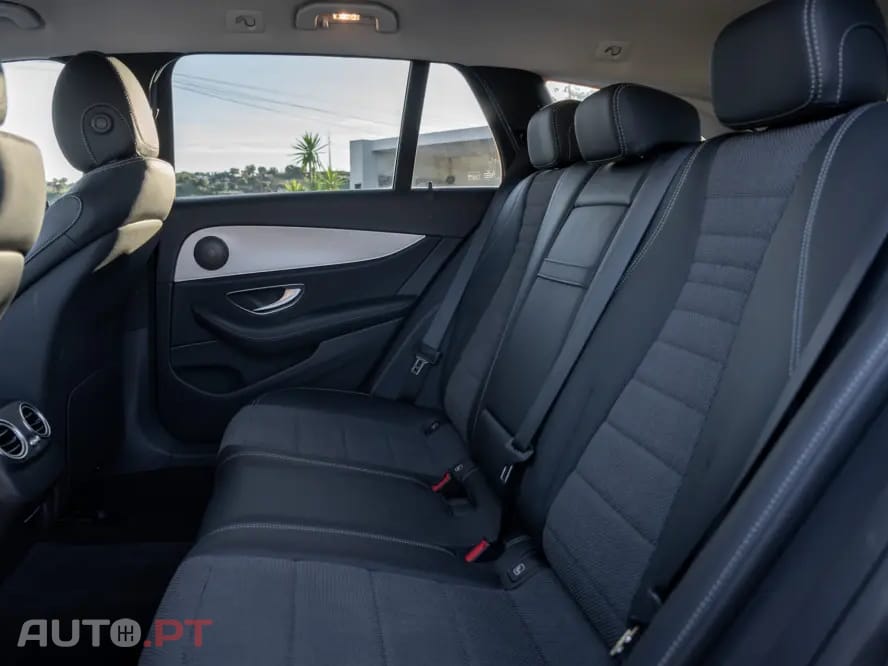 Mercedes-Benz E 300 de Avantgarde 4Matic