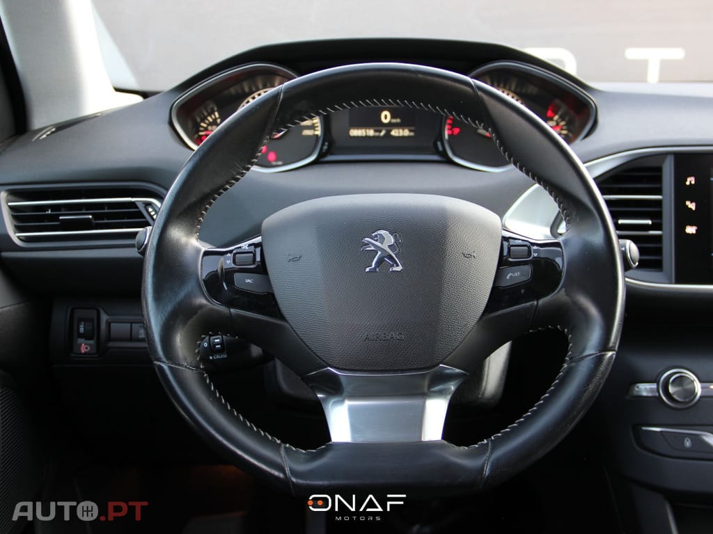 Peugeot 308 1.2 Pure Tech 110