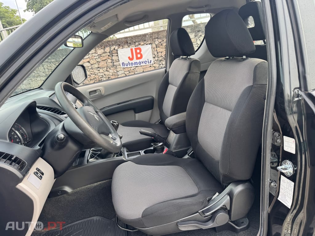 Mitsubishi L200 2.5 DI-D Club Intense 4WD