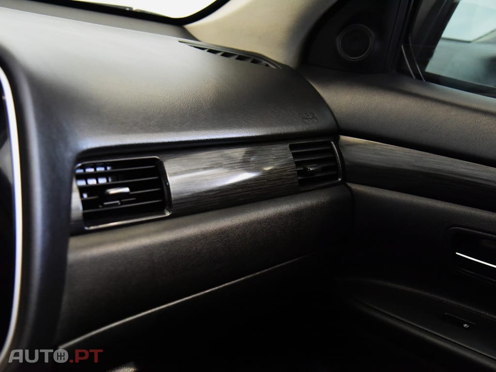 Mitsubishi Outlander 2.2 DI-D Intense+
