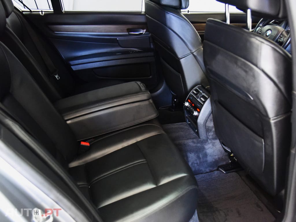 BMW ActiveHybrid 7 V8 HYBRID