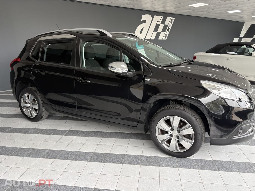 Peugeot 2008 1.2 PureTech Style