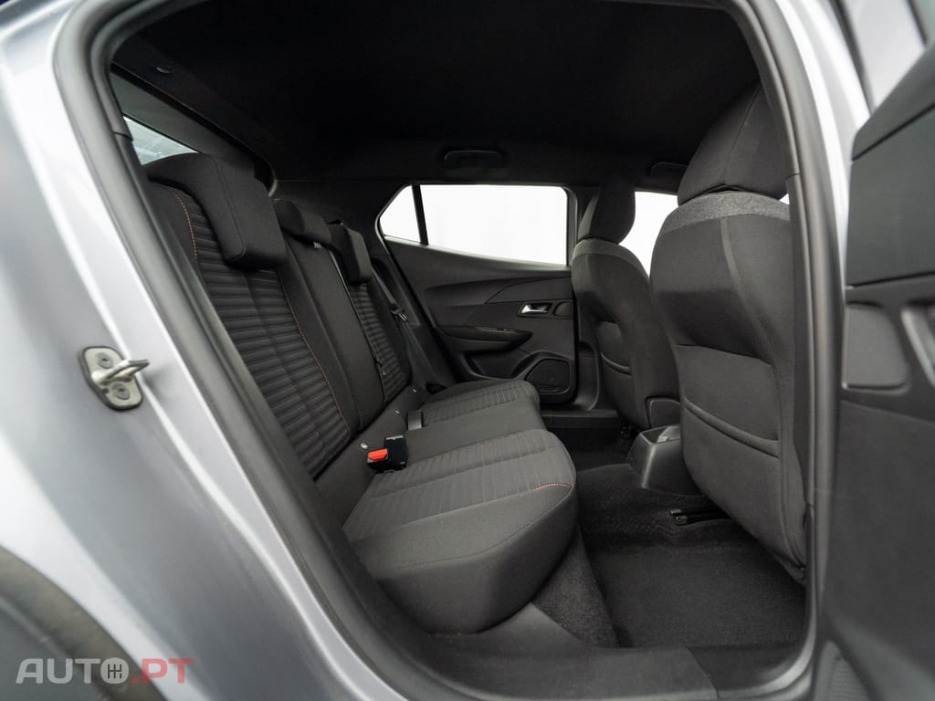 Peugeot 2008 1.2 PureTech Active Pack