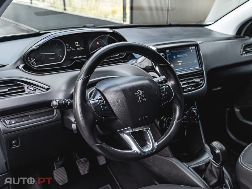 Peugeot 208 1.6 BlueHDi Style