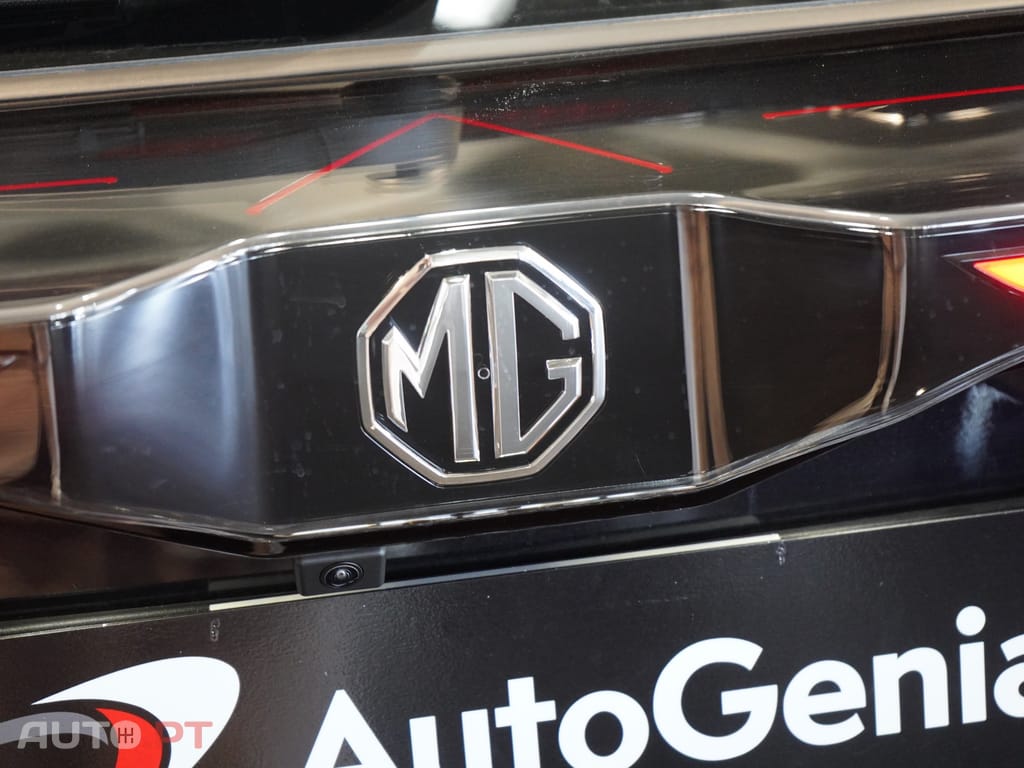 MG MG4 64 kWh Luxury