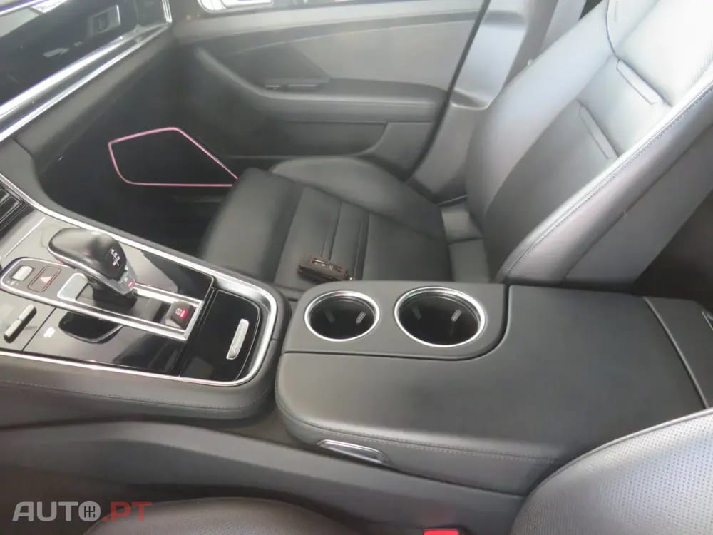 Porsche Panamera 4 E-Hybrid