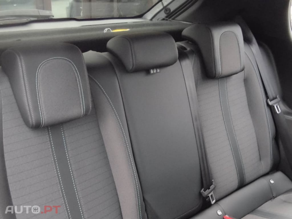 Peugeot E-208 50 kWh Allure Pack