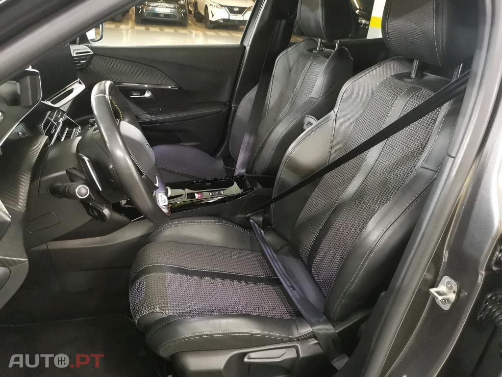 Peugeot 2008 1.5 BlueHDi GT EAT8