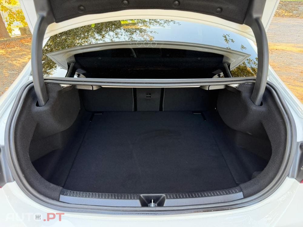 Mercedes-Benz A 200 7G-DCT AMG Line