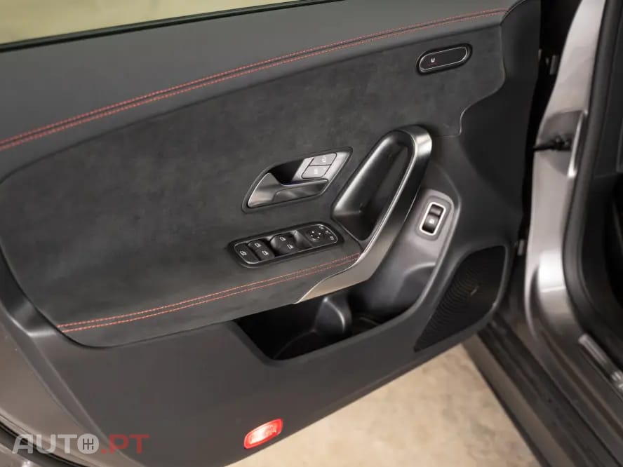 Mercedes-Benz CLA 250 e Shooting Brake AMG Line — fotografia 14