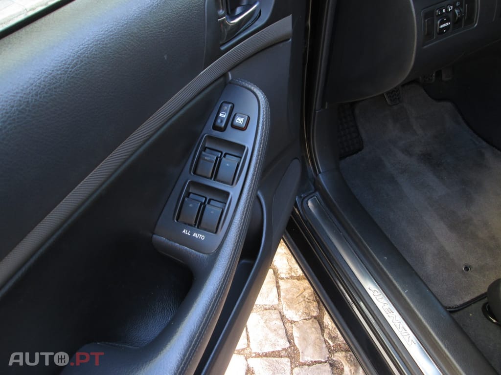 Toyota Avensis 2.0 D-4D Sol+GPS