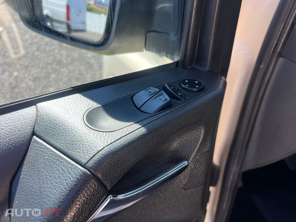 Mercedes-Benz Vito 9 LUGARES