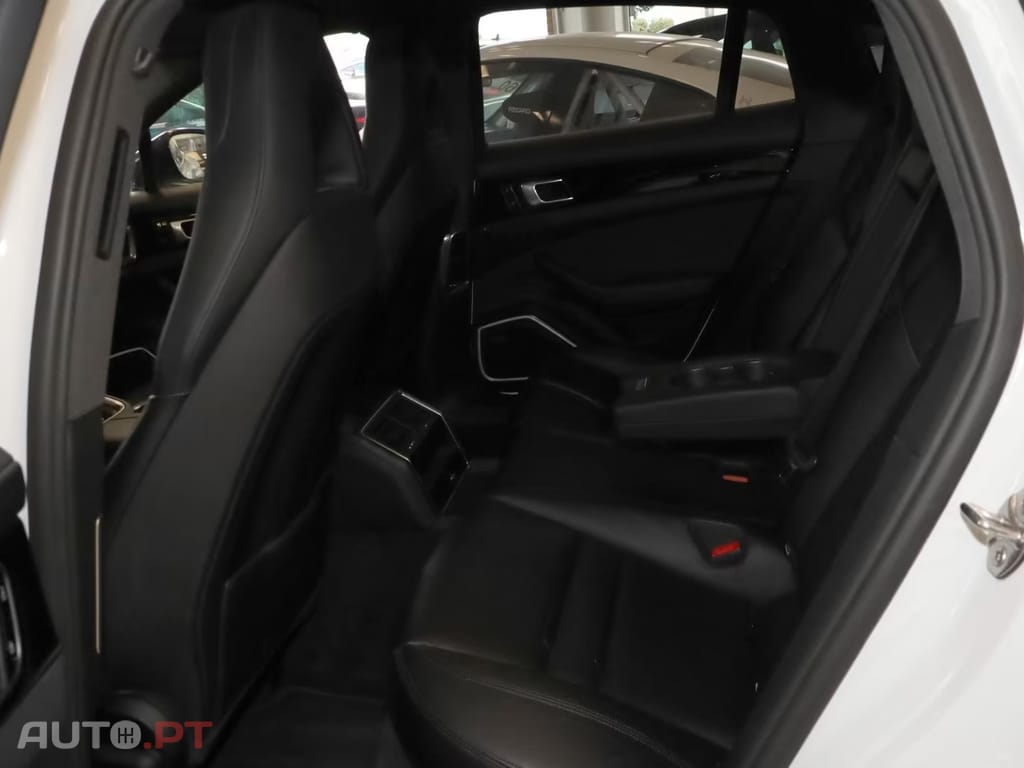 Porsche Panamera 4 E-Hybrid