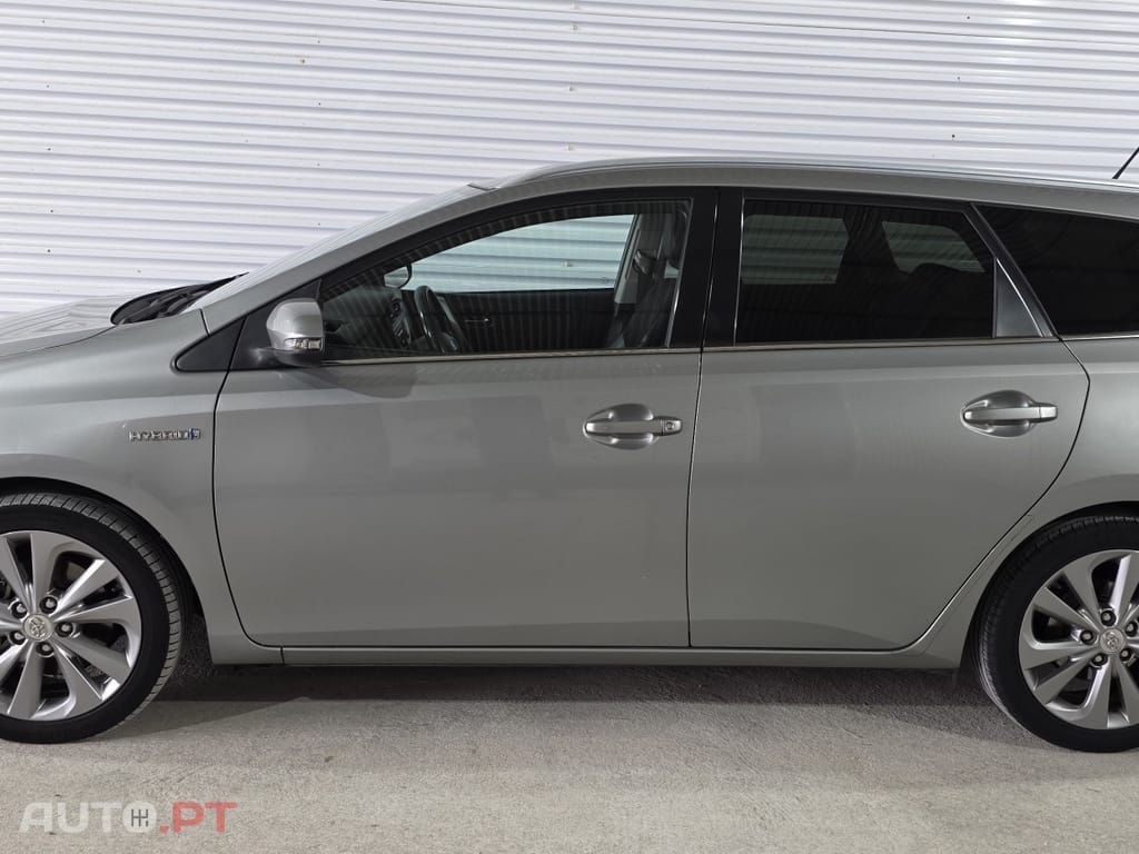 Toyota Auris 1.8 HSD Exclusive +TSS+Navi