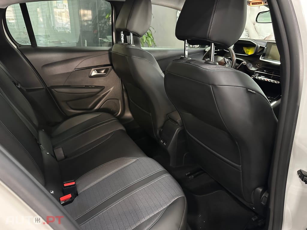 Peugeot 208 1.2 PureTech Allure Pack