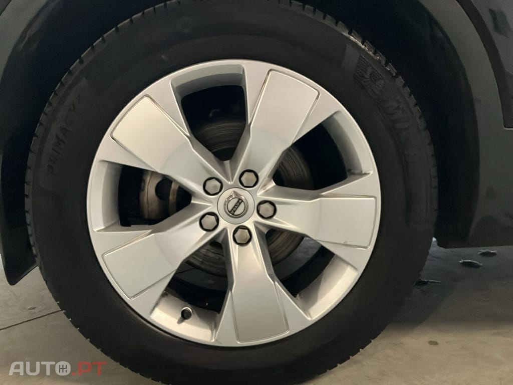 Volvo XC40 1.5 T3 Momentum Plus