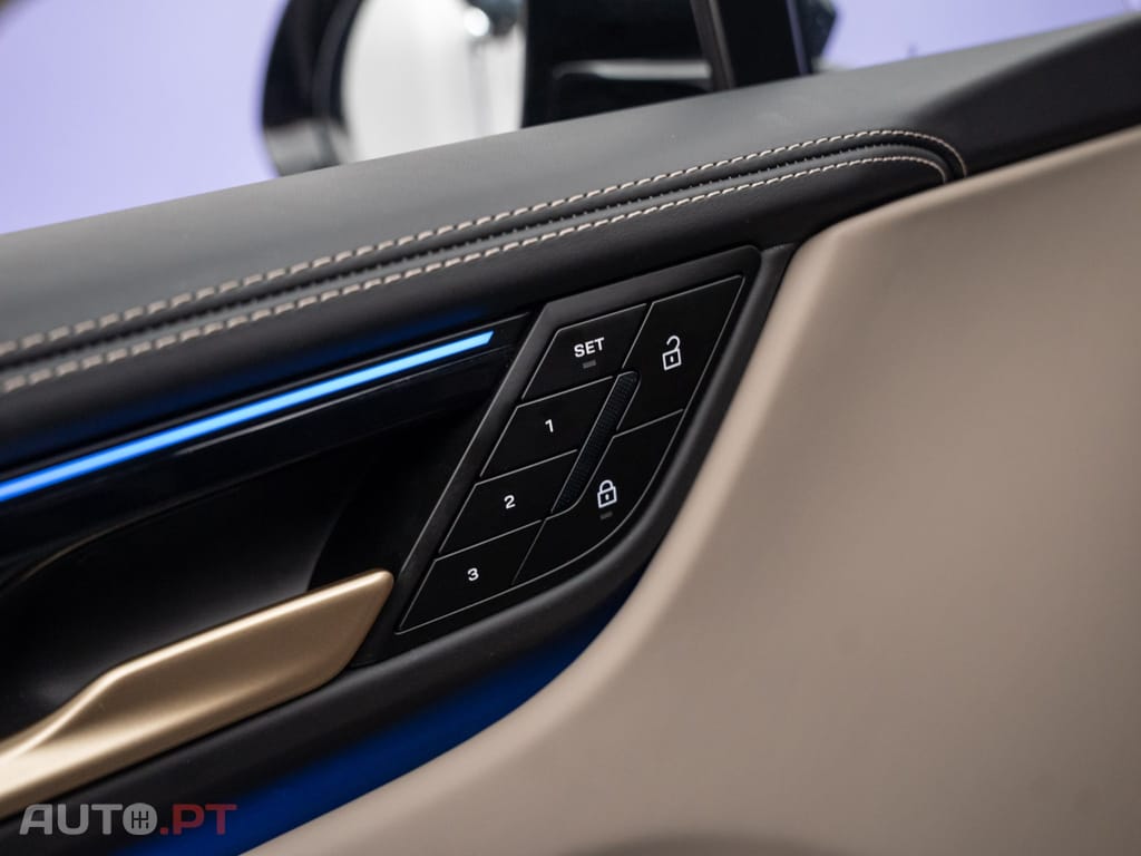Porsche Macan Electric 4