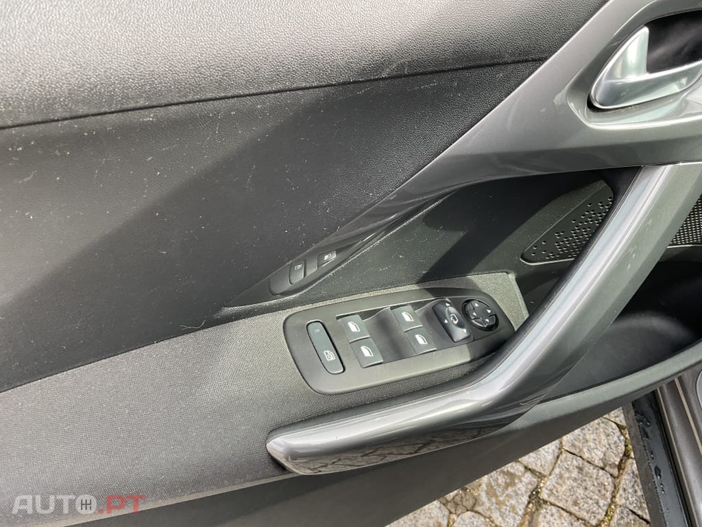 Peugeot 2008 1.2 PureTech Style