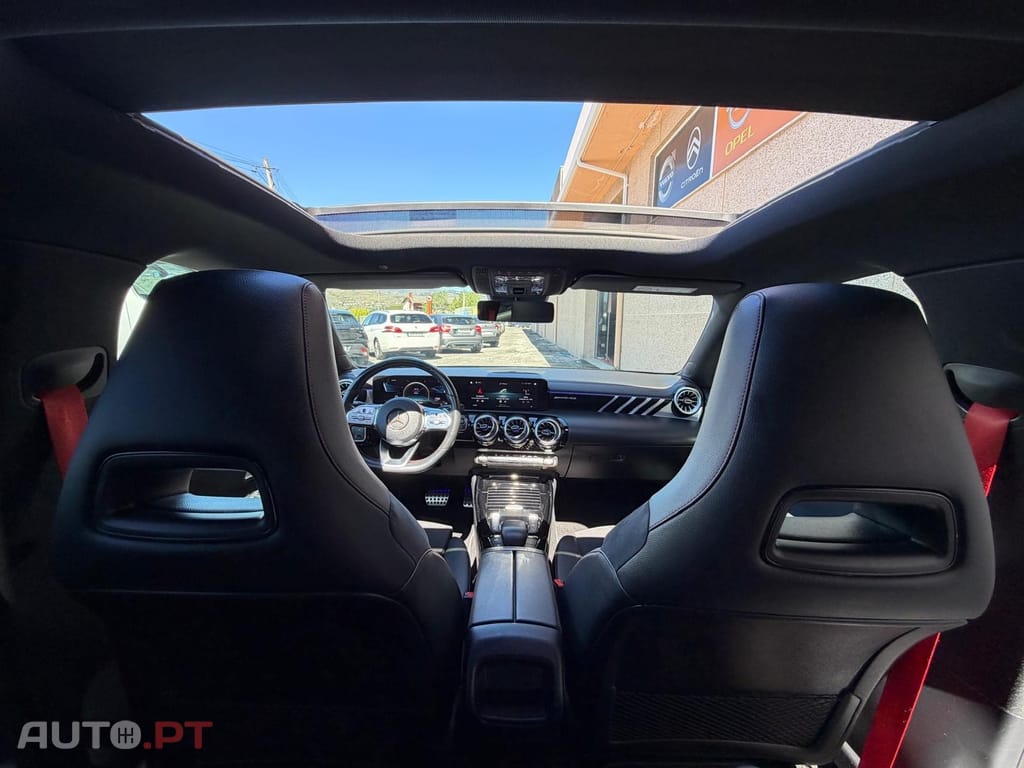Mercedes-Benz CLA 35 AMG 4Matic Speedshift 7G-DCT