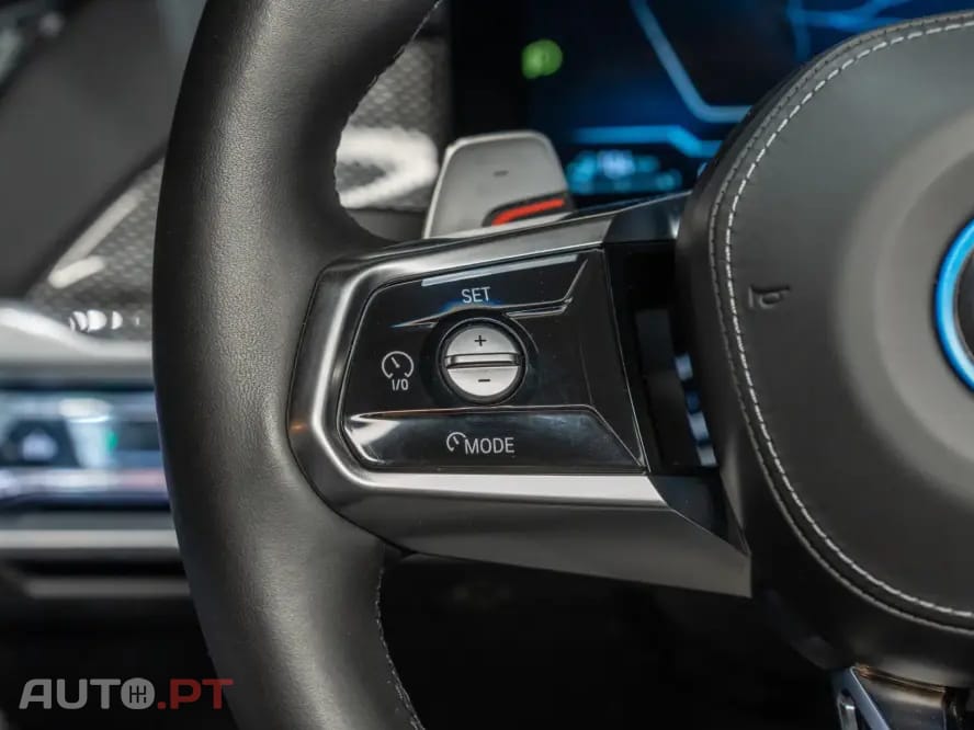 BMW 750 750e xDrive Pack Desportivo M
