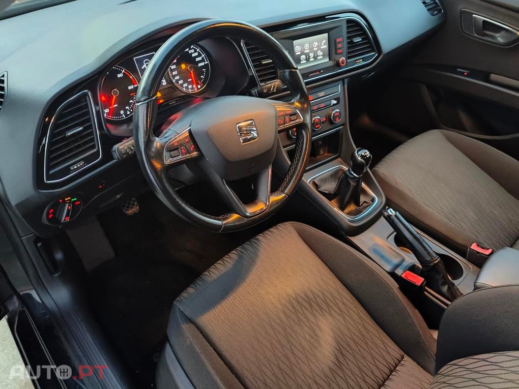 Seat Leon 1.6 TDI Ecomotive 110cv / 138€ mês