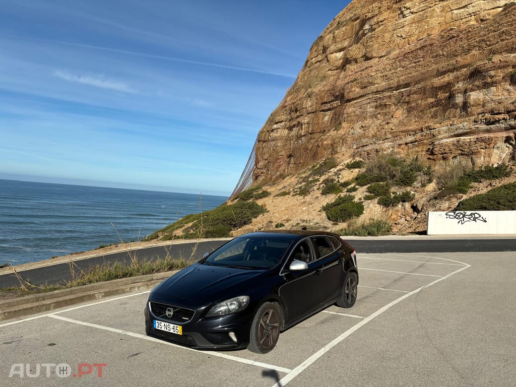 Volvo V40 1.6 D2 R-Design Momentum — fotografia 9