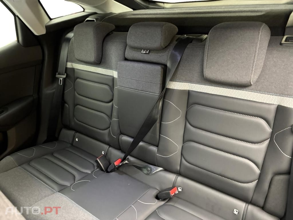 Citroen C4 1.2 PureTech Shine EAT8