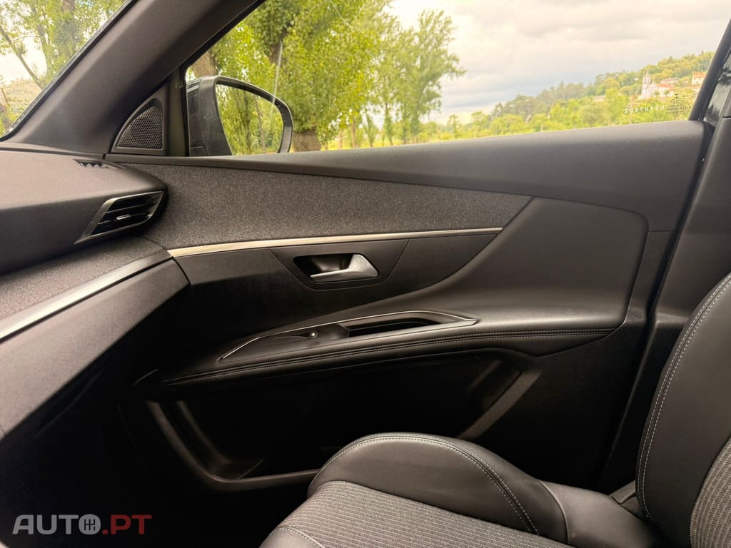 Peugeot 3008 1.2 PureTech Allure Pack EAT8